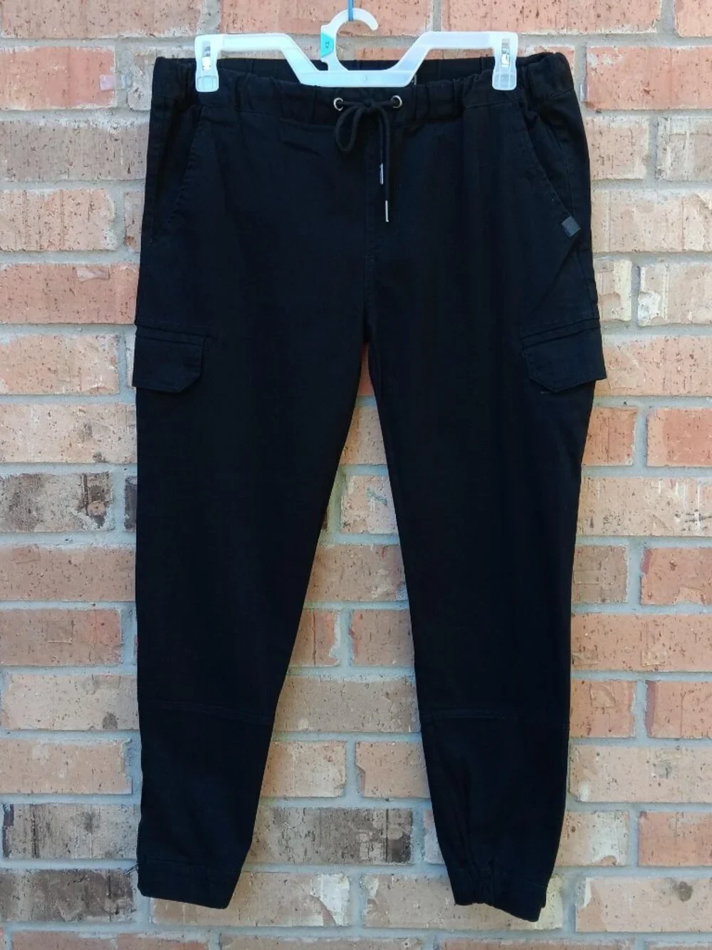 Akademiks Men's Pull-On Jogger Pants with Pockets Zipped Sides Black Size L